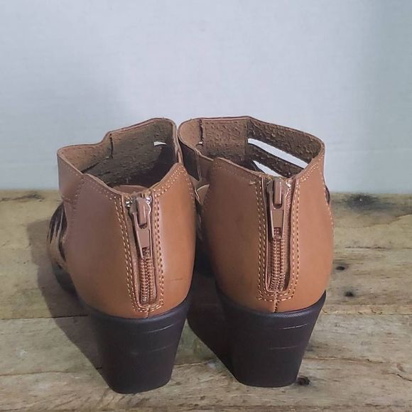 Easy Street Women's Region Heeled Sandal brown strappy ankle summer - Picture 4 of 7